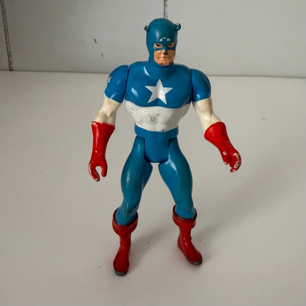 Vintage Captain America Marvel Secret Wars Action Figure by Mattel  1984